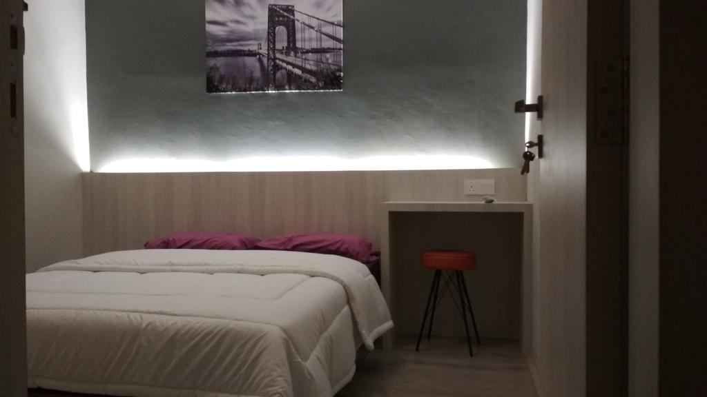 Sleeprest - Plamo Garden Hotel Batam Екстериор снимка